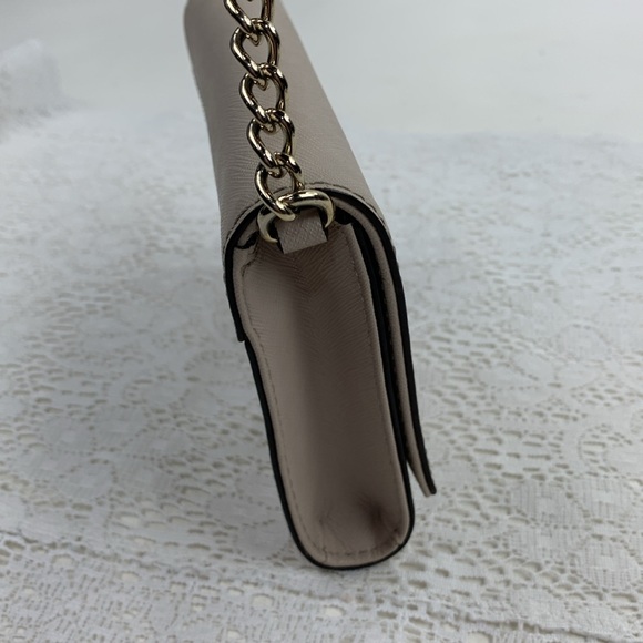 Kate Spade Creme Saffiano Leather Crossbody Bag Gold chain strap Flap snap close - Picture 12 of 15